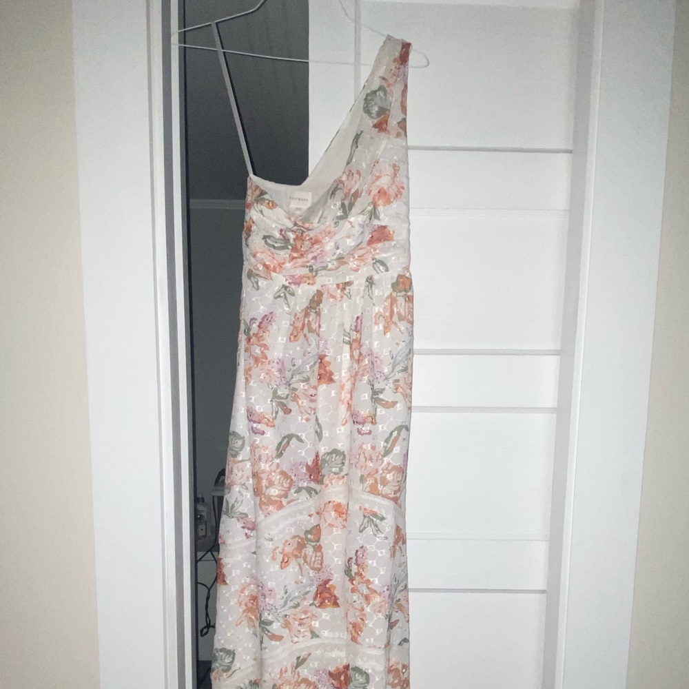 One shoulder floral foxiedox dress! New with tags xs bought for a bridal shower